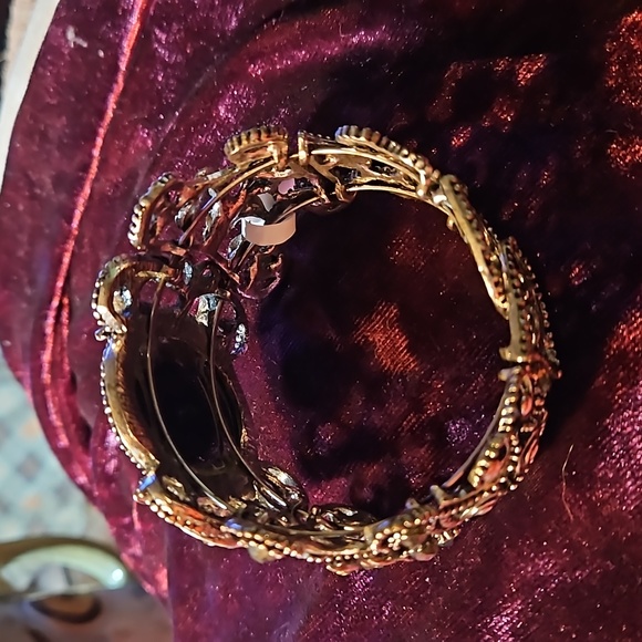 Cameo stone and rhinestone cuff bracelet - Picture 3 of 8